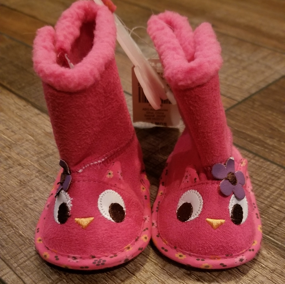 Baby girl boots size 3-6 months NWT